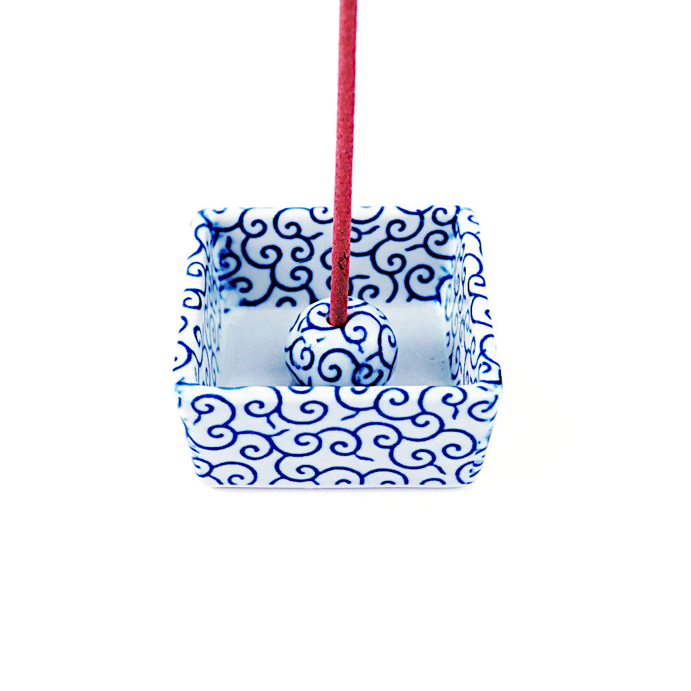 The Chīsana Hako Japanese Handmade Incense Stick Holder (Curvy Wave)